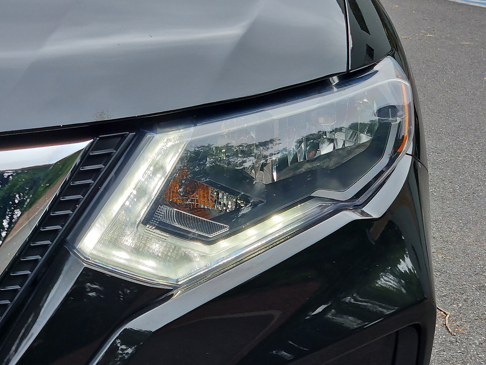 Certified 2019 Nissan Rogue SV AWD/4WD image 9