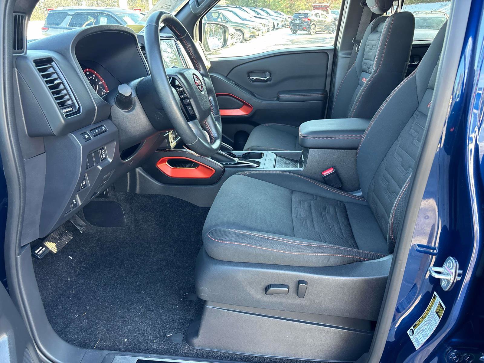 Used 2023 Nissan Frontier PRO-4X w/ Pro Convenience Package AWD/4WD image 6