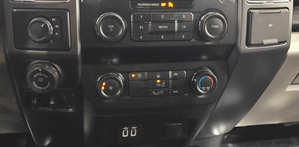 Used 2019 Ford F150 XLT w/ Trailer Tow Package image 9