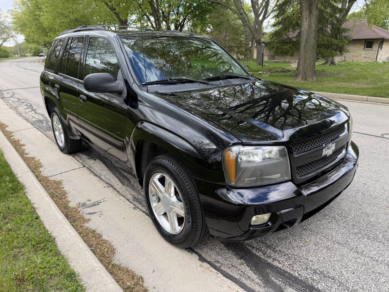 Used 2008 Chevrolet TrailBlazer LT w/ Sun And Sound Package AWD/4WD image 7