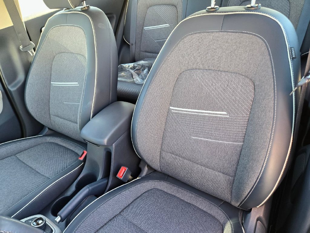 Certified 2024 Hyundai Venue Limited FWD image 16