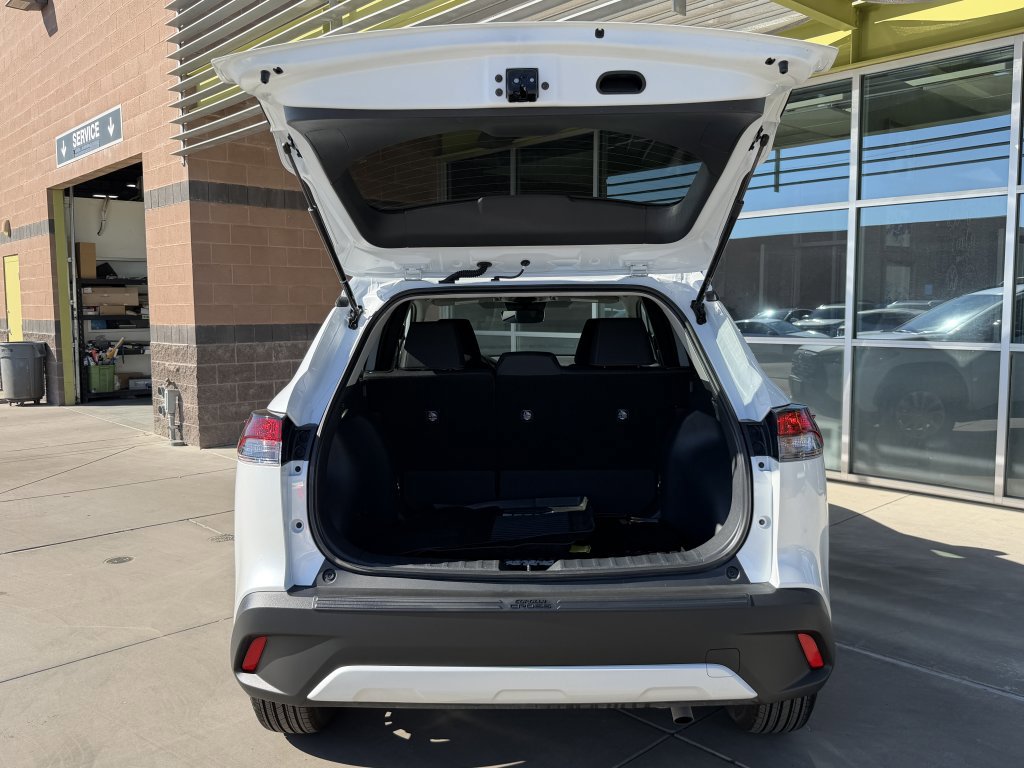 Used 2026 Toyota Corolla Cross LE image 34