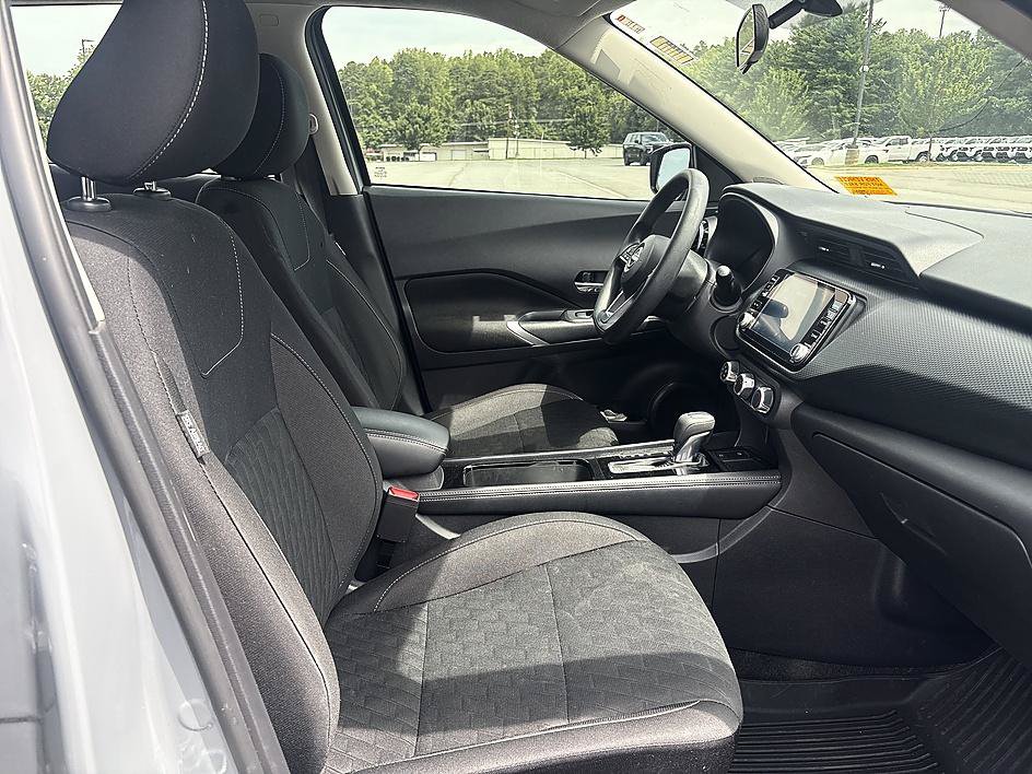 Certified 2024 Nissan Kicks SV FWD image 19