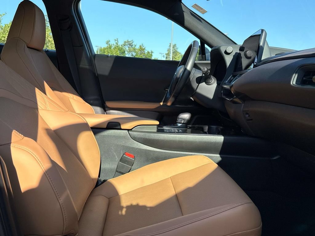 Used 2025 Lexus UX 300h AWD w/ Accessory Package (Z1) image 15