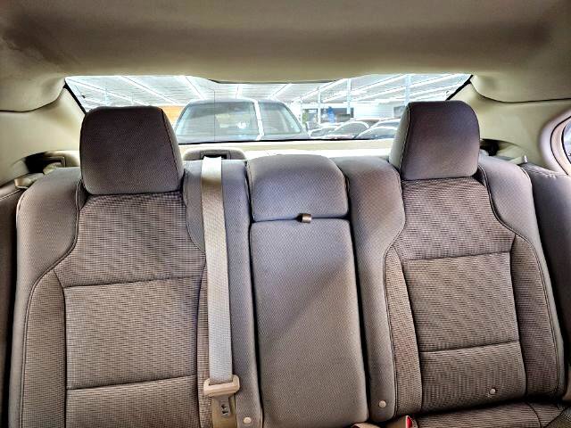 Used 2017 Ford Taurus SEL image 33