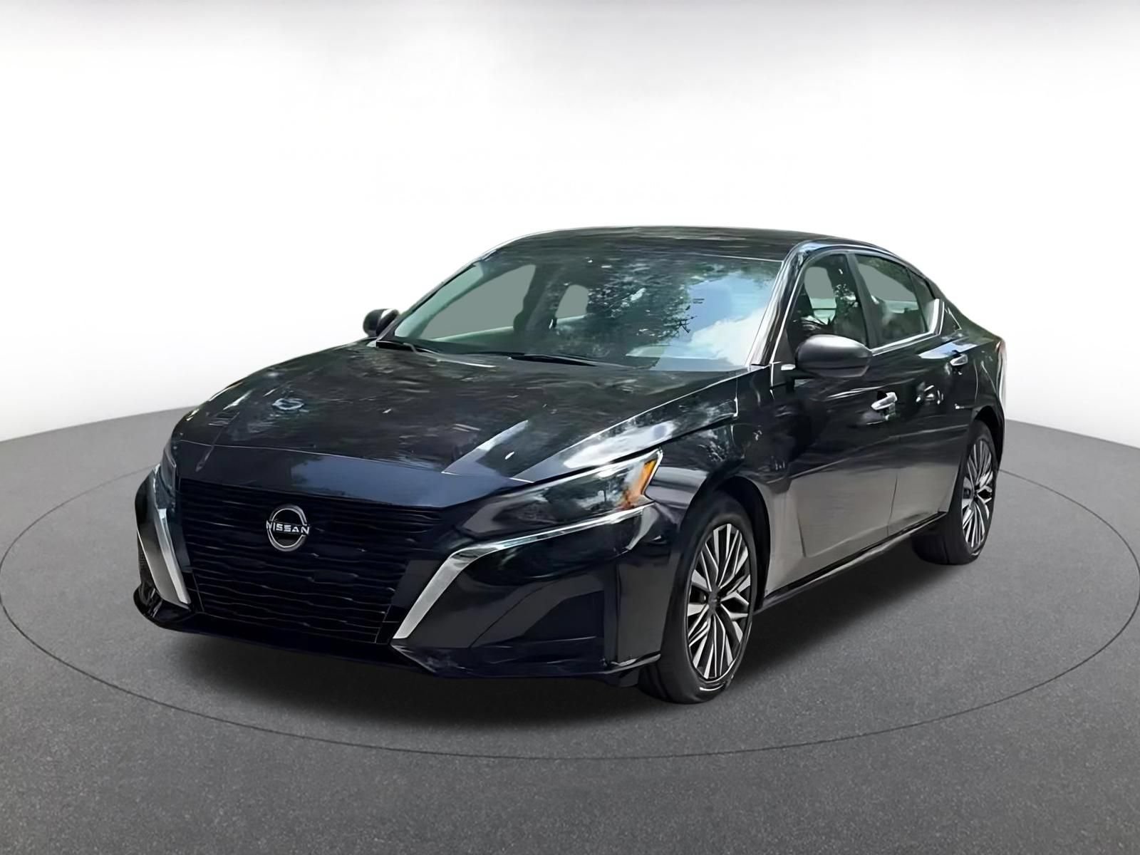 Used 2025 Nissan Altima 2.5 SV FWD image 7