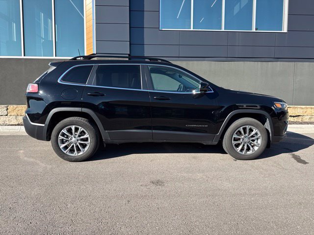 Used 2022 Jeep Cherokee Latitude Lux w/ Mopar Interior Package AWD/4WD image 2