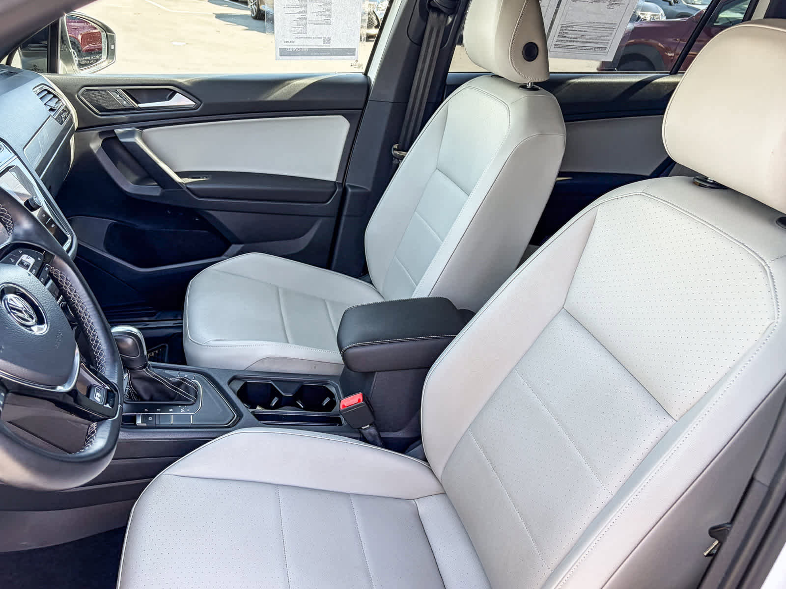 Used 2021 Volkswagen Tiguan SE R-Line image 32