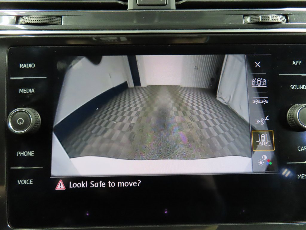 Used 2019 Volkswagen Tiguan SE image 16