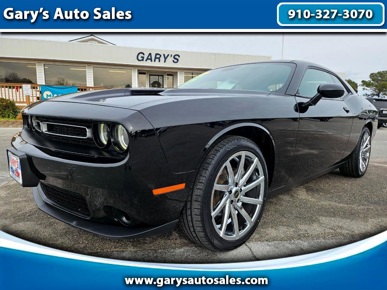Used 2019 Dodge Challenger SXT image 1