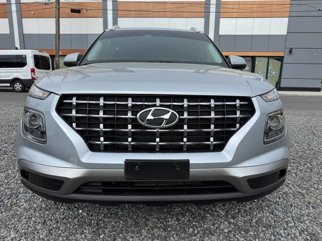 Used 2023 Hyundai Venue SEL image 2