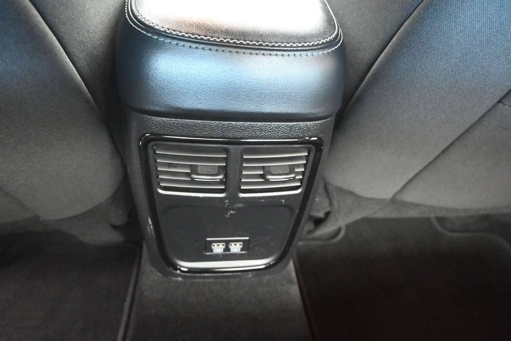 Used 2020 Dodge Charger SXT w/ Blacktop Package RWD image 18