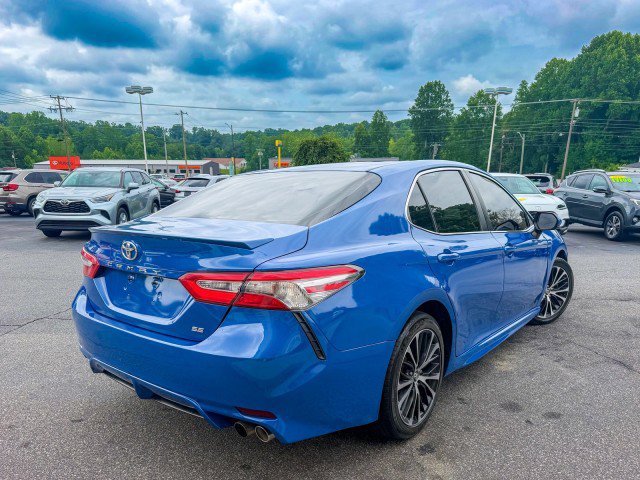 Used 2018 Toyota Camry SE FWD image 4