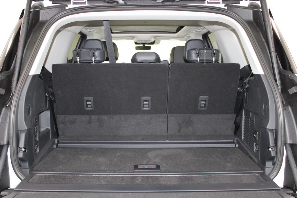 New 2027 Lincoln Navigator Reserve RWD image 16