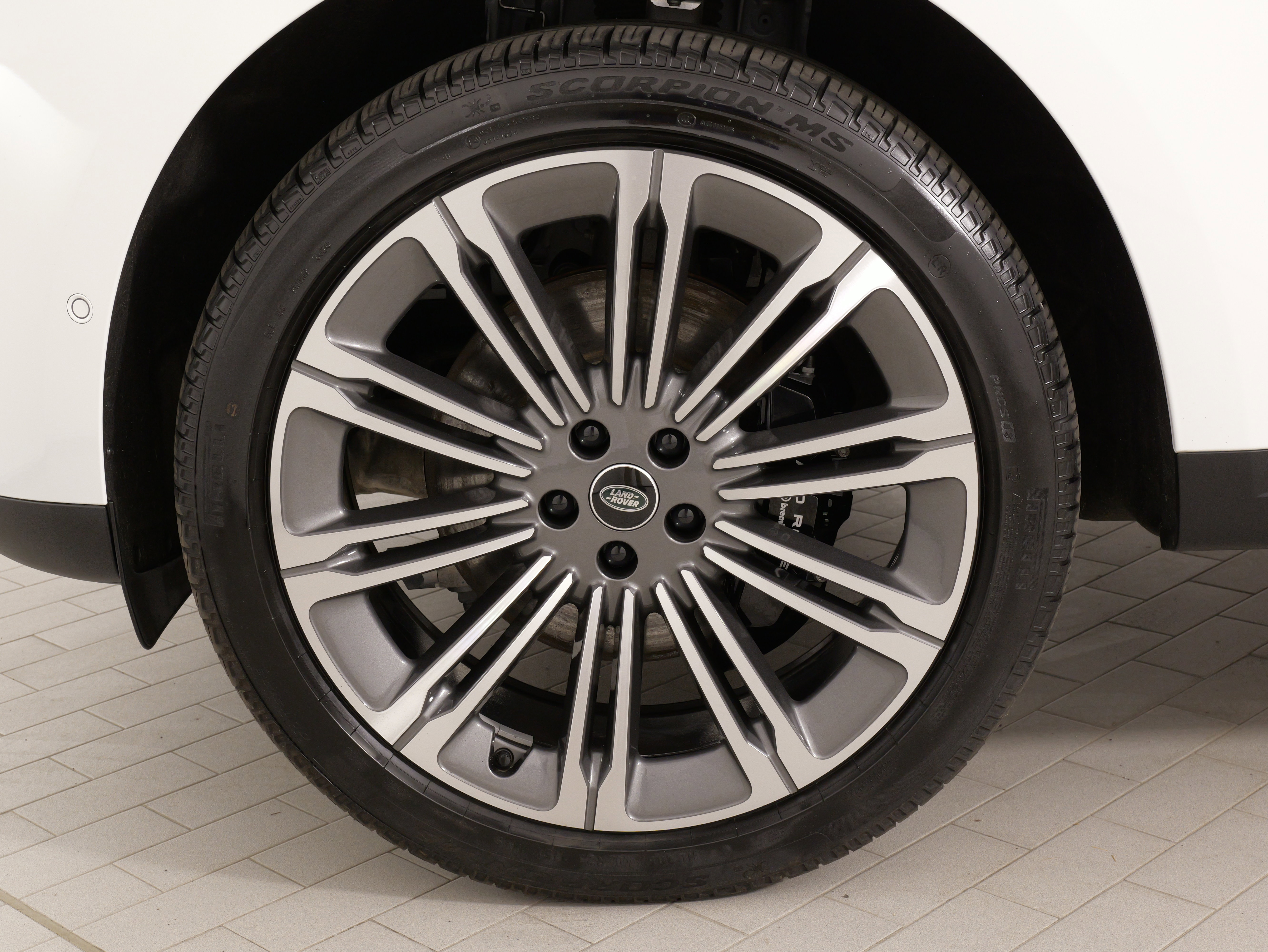 Used 2025 Land Rover Range Rover Sport SE image 58