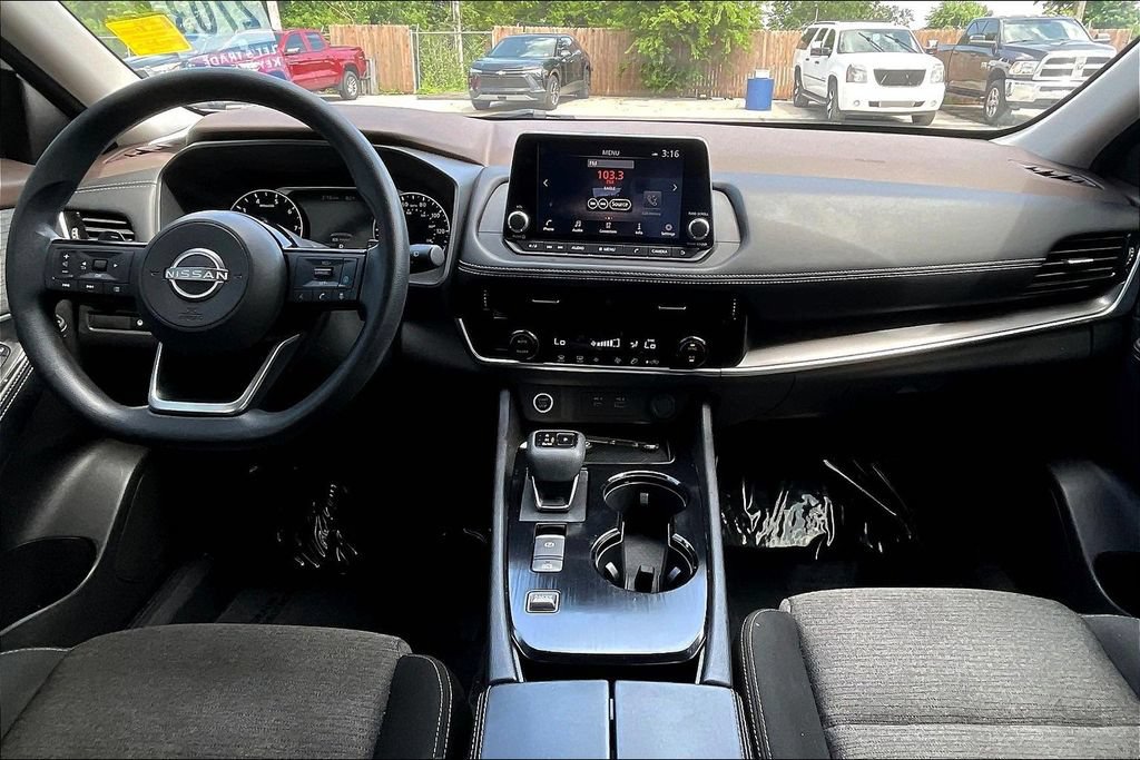Used 2022 Nissan Rogue SV FWD image 5
