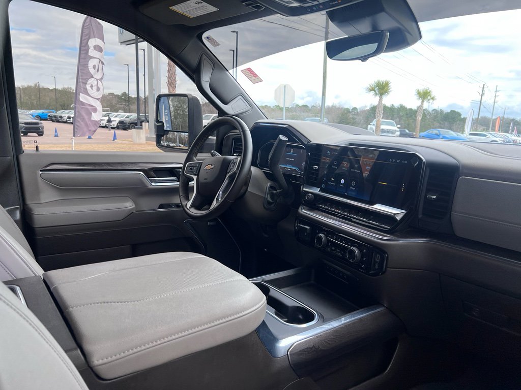 Used 2024 Chevrolet Silverado 3500 LTZ w/ LTZ Plus Package image 18