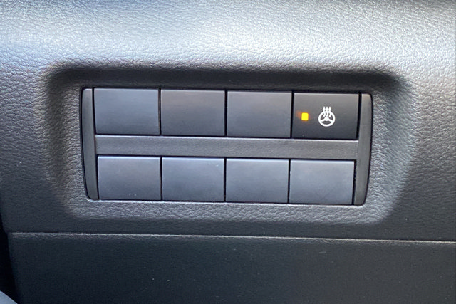 Used 2024 Nissan Kicks SR w/ SR Premium Package FWD image 29