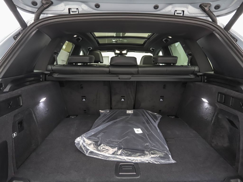 New 2026 BMW X5 xDrive50e w/ Executive Package image 24