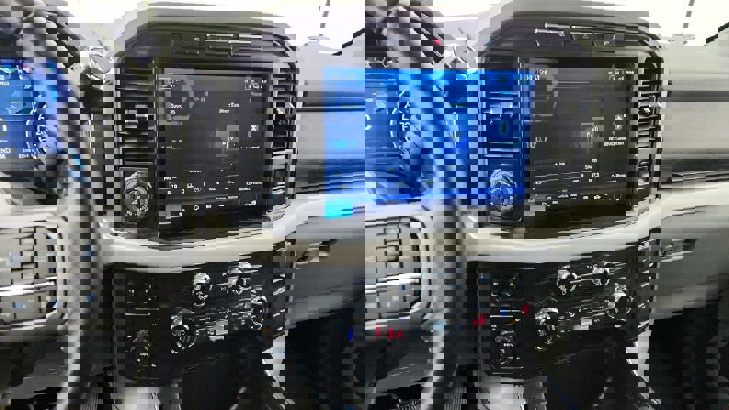 Used 2022 Ford F150 XLT w/ Equipment Group 302A High image 17