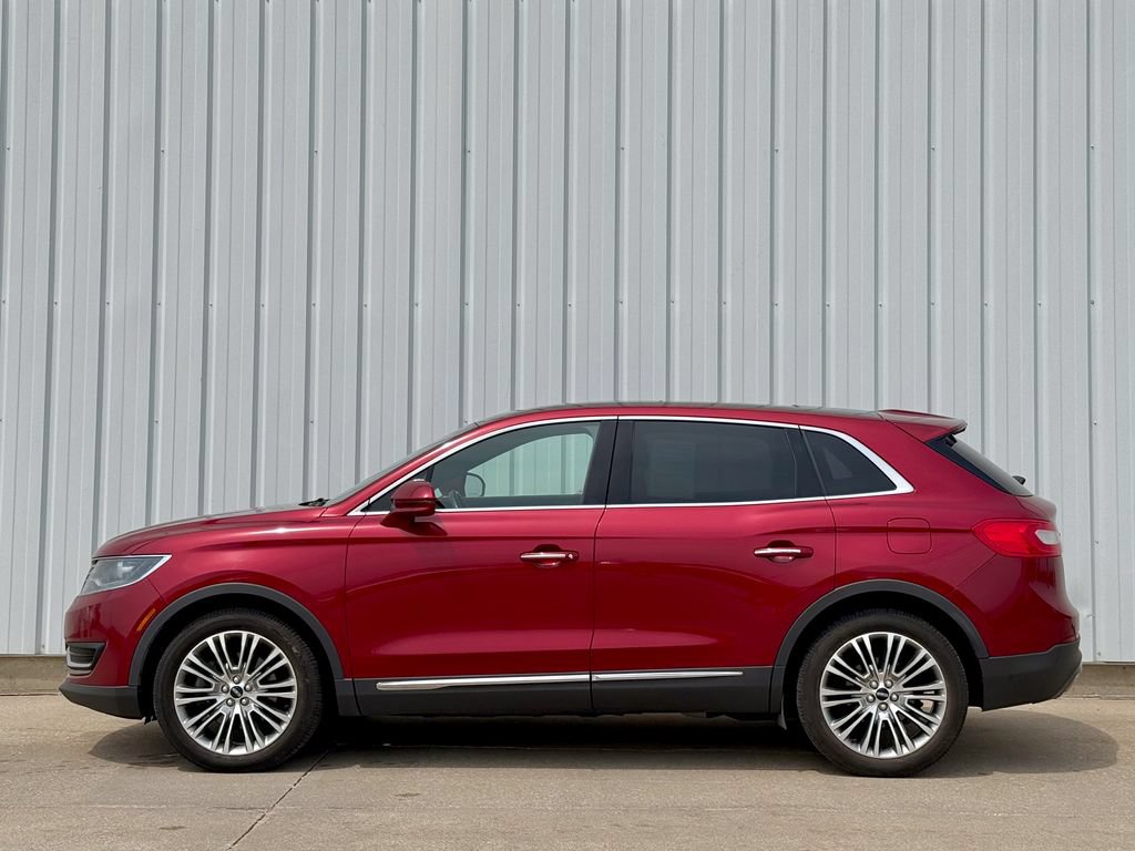 Used 2017 Lincoln MKX Reserve AWD/4WD image 3