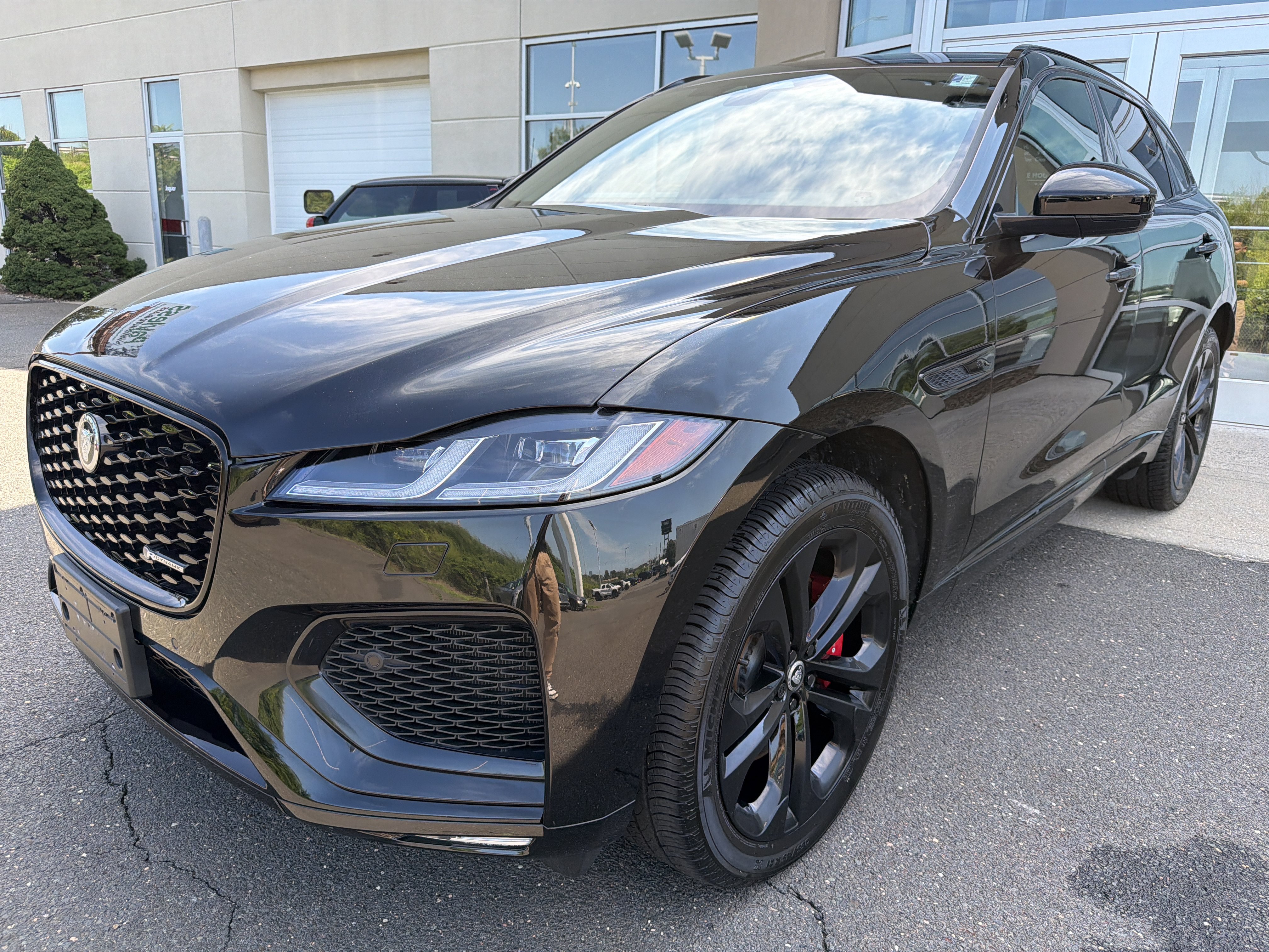 Used 2024 Jaguar F-PACE R-Dynamic S AWD/4WD image 8
