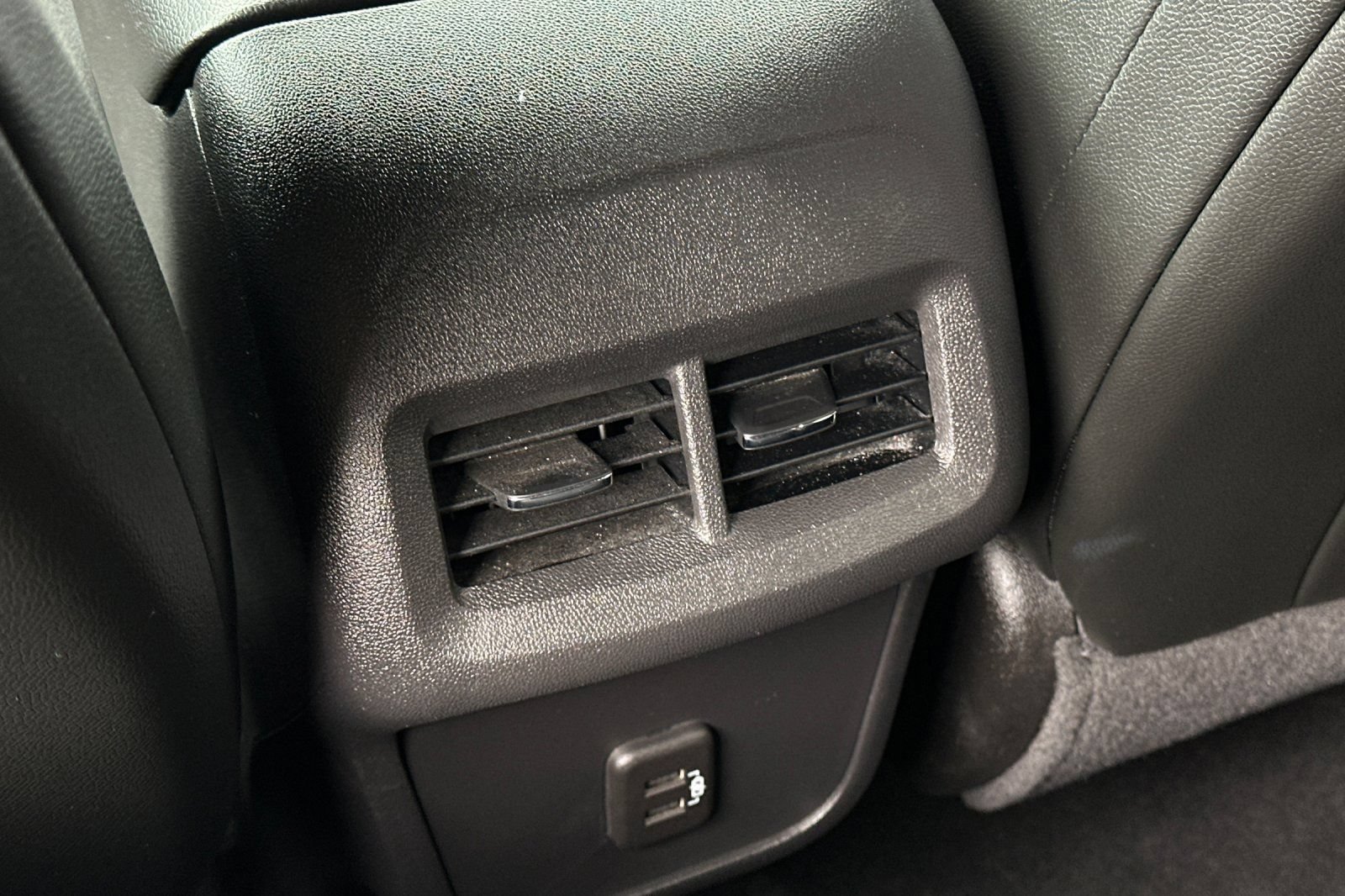 Used 2023 Chevrolet Equinox RS FWD image 15