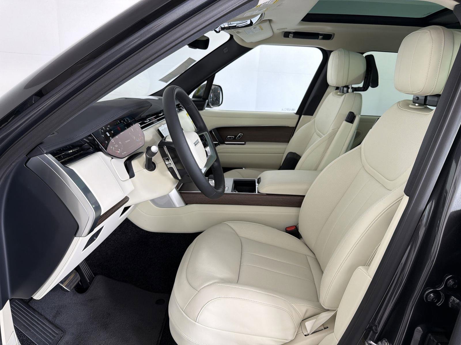 New 2025 Land Rover Range Rover SE image 23