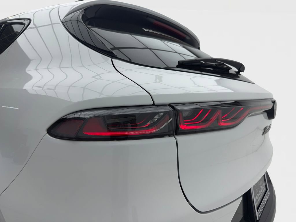 New 2024 Alfa Romeo Tonale Veloce image 9