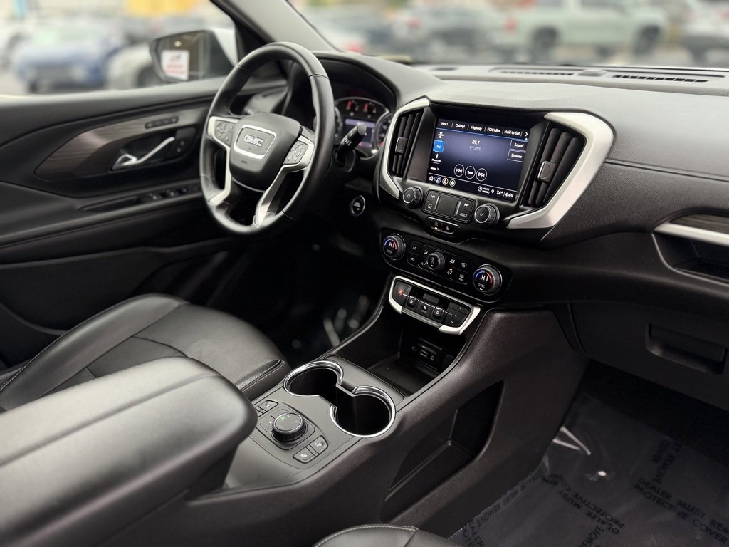 Used 2023 GMC Terrain SLT image 13