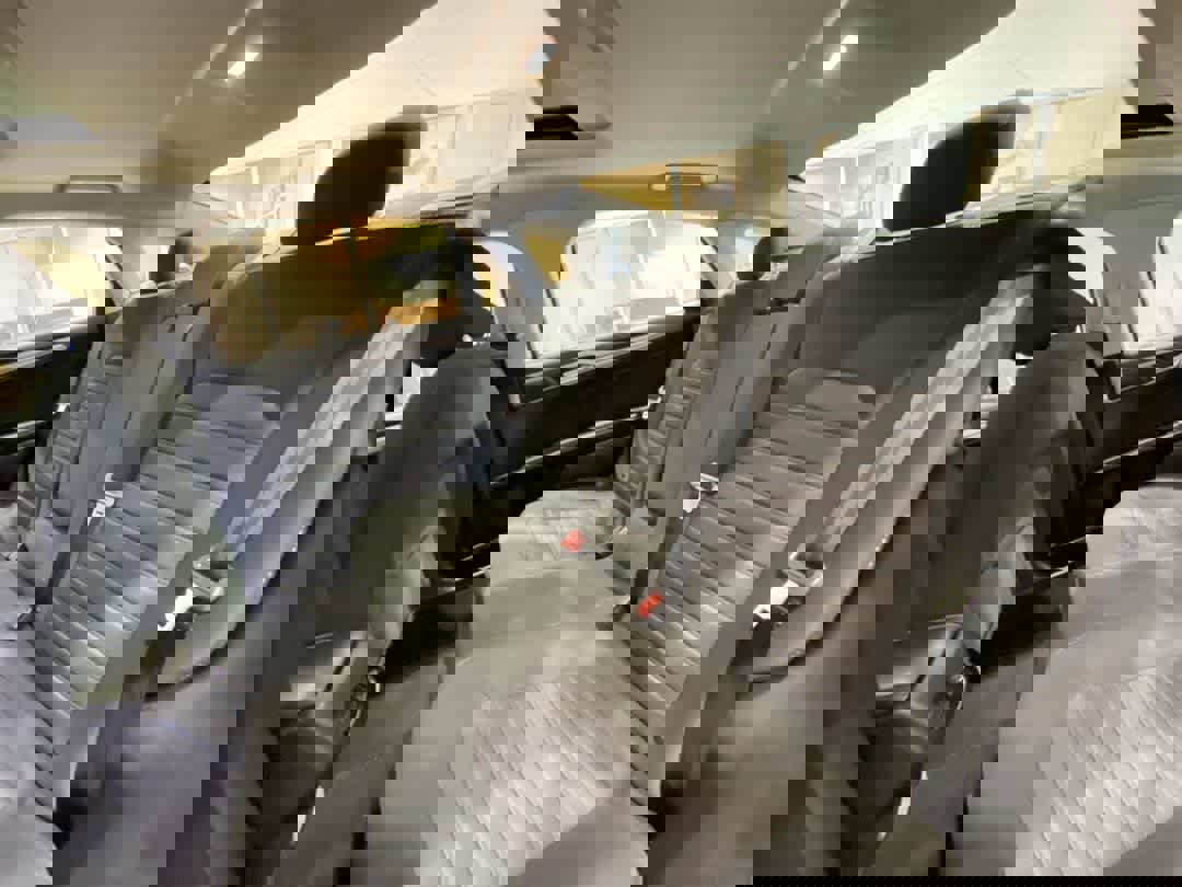 Used 2020 Ford Fusion SE image 25