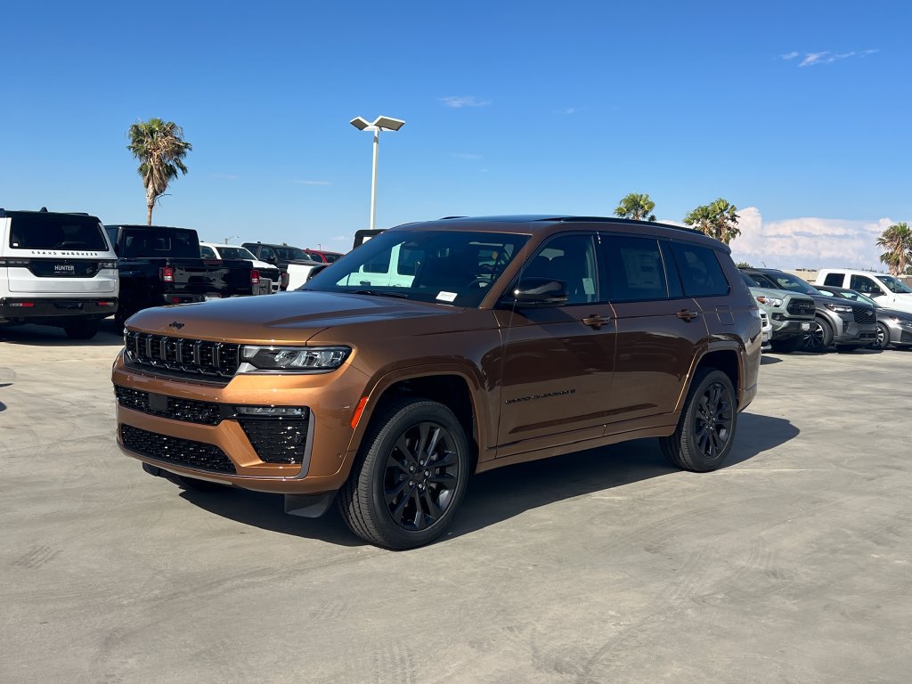 New 2026 Jeep Grand Cherokee L Limited AWD/4WD image 2