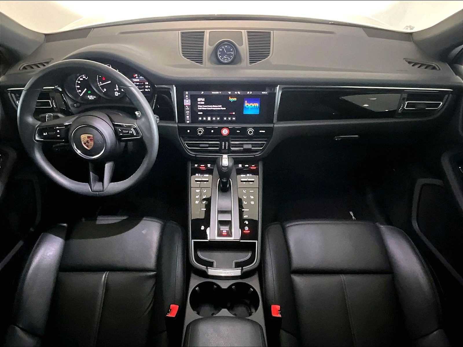 Used 2025 Porsche Macan image 17