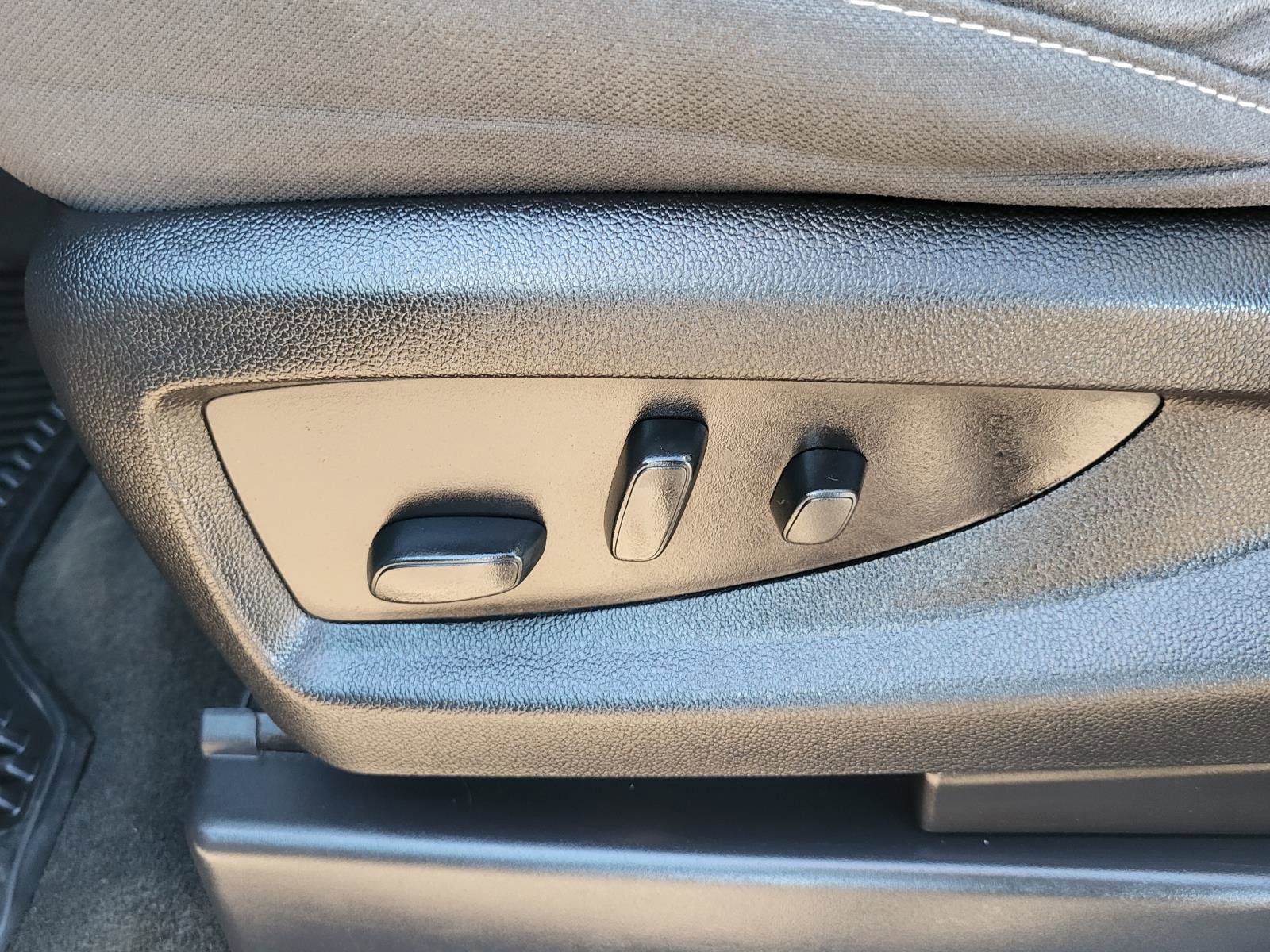 Used 2018 Chevrolet Silverado 1500 LT w/ All Star Edition image 17