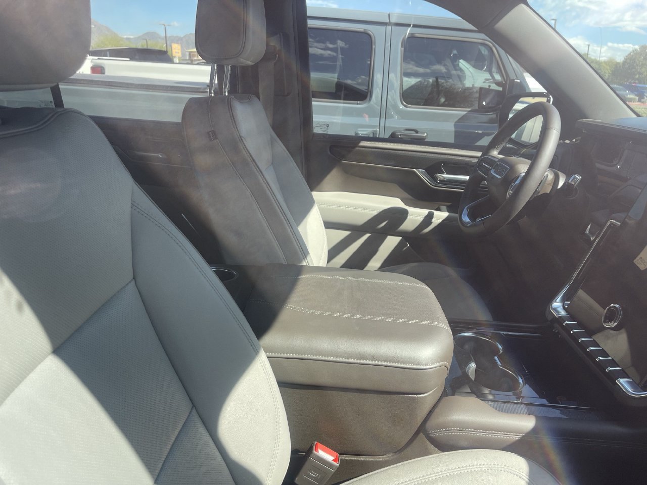 Used 2026 GMC Yukon Elevation RWD image 6