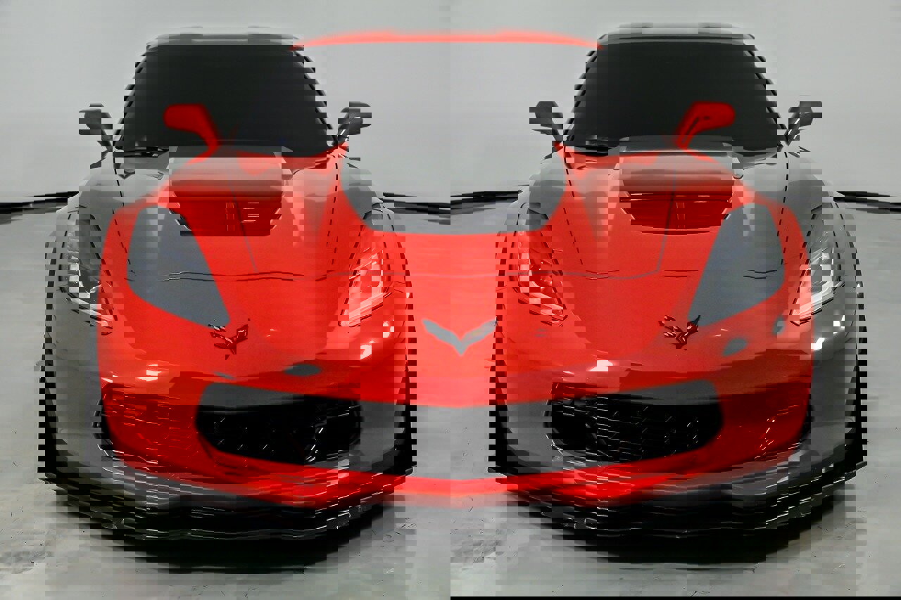 Used 2015 Chevrolet Corvette Z06 w/ 3LZ Preferred Equipment Group image 5