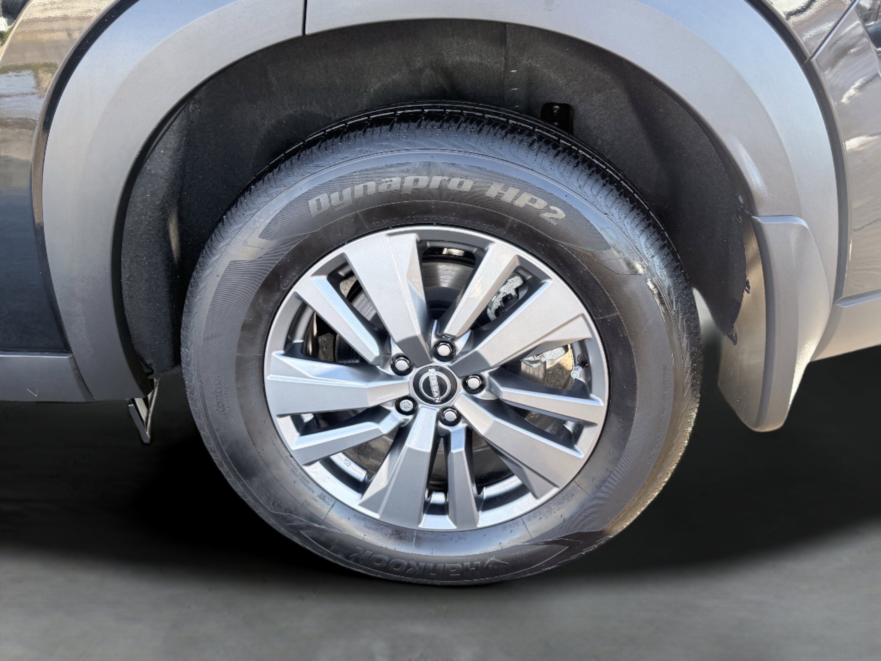 Used 2025 Nissan Pathfinder S image 9