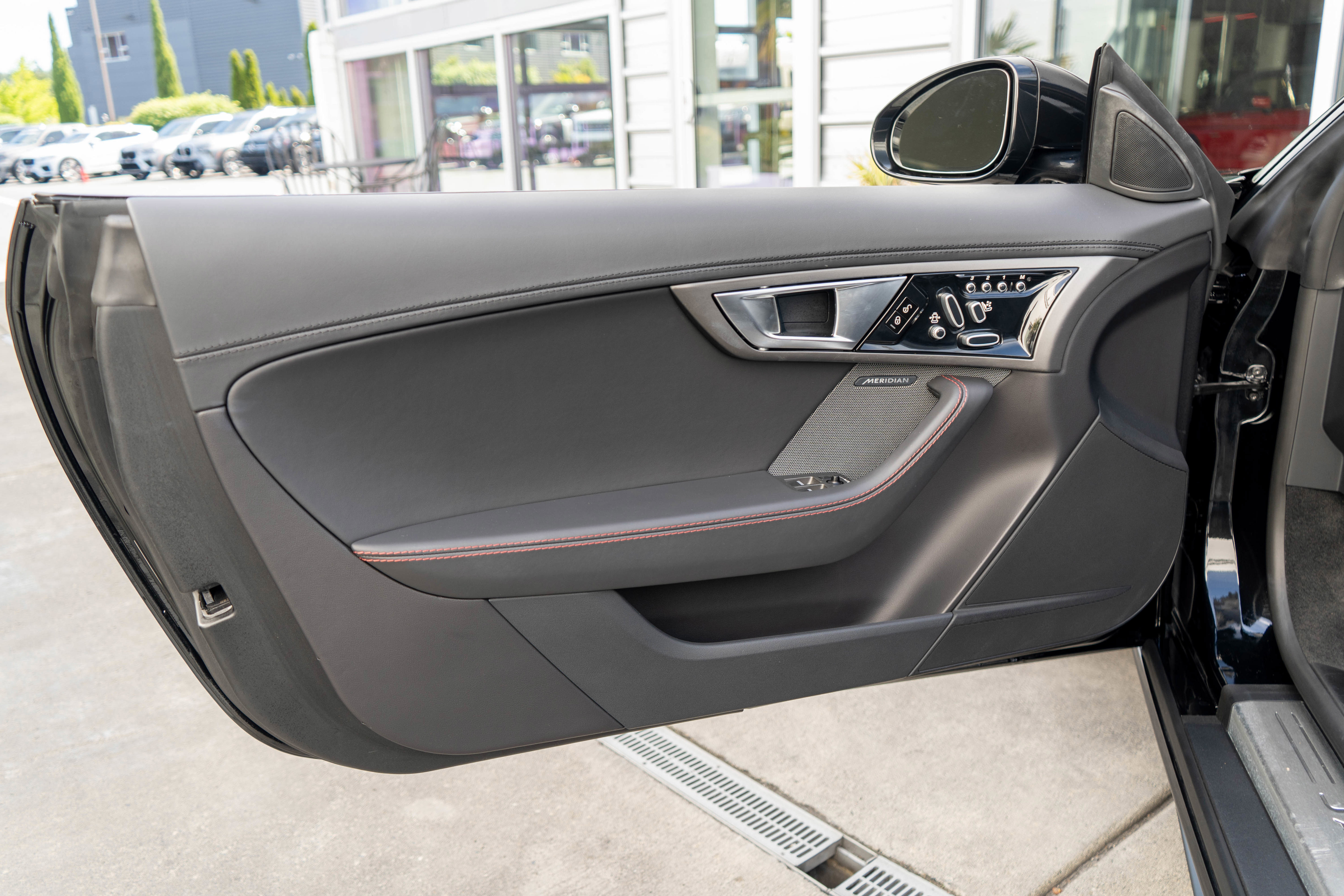 Used 2014 Jaguar F-TYPE S RWD image 11
