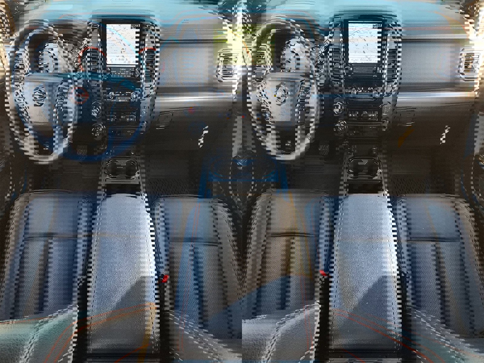 Used 2024 Nissan Titan PRO-4X w/ Pro-4x Convenience Package image 26