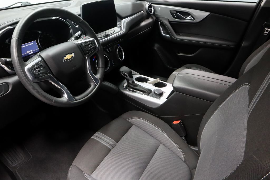 Used 2024 Chevrolet Blazer LT FWD image 22