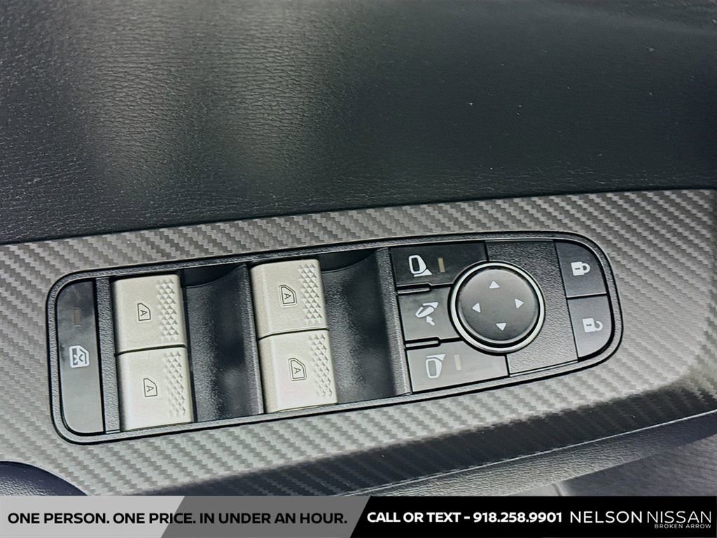 Used 2023 Mitsubishi Outlander SE Black Edition image 18