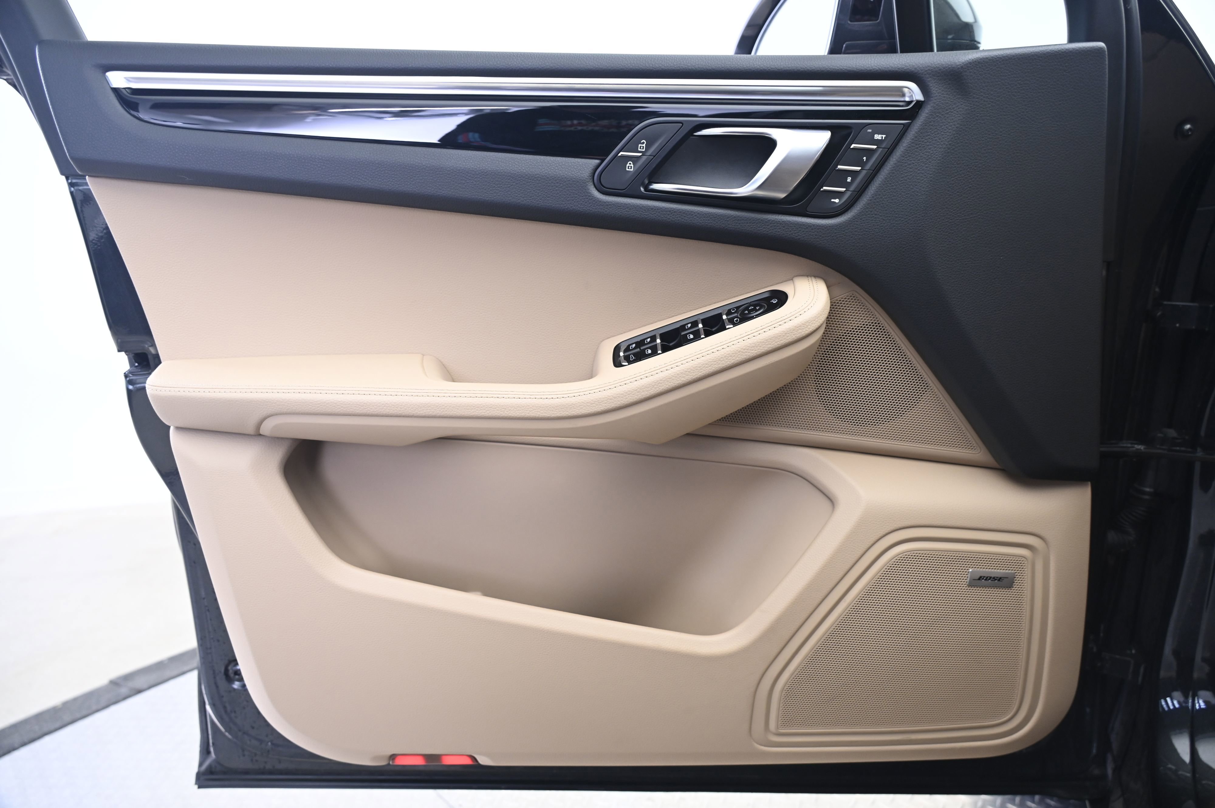 Certified 2024 Porsche Macan image 26