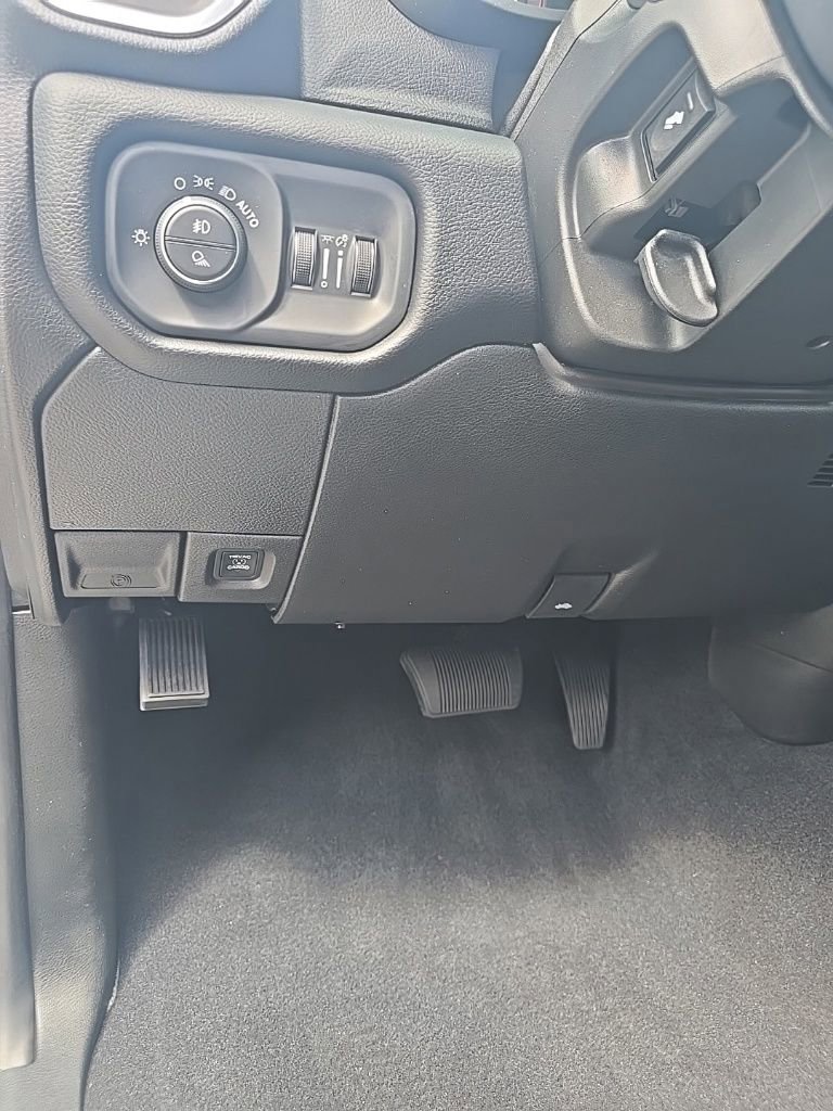 Used 2024 RAM 2500 Laramie image 17