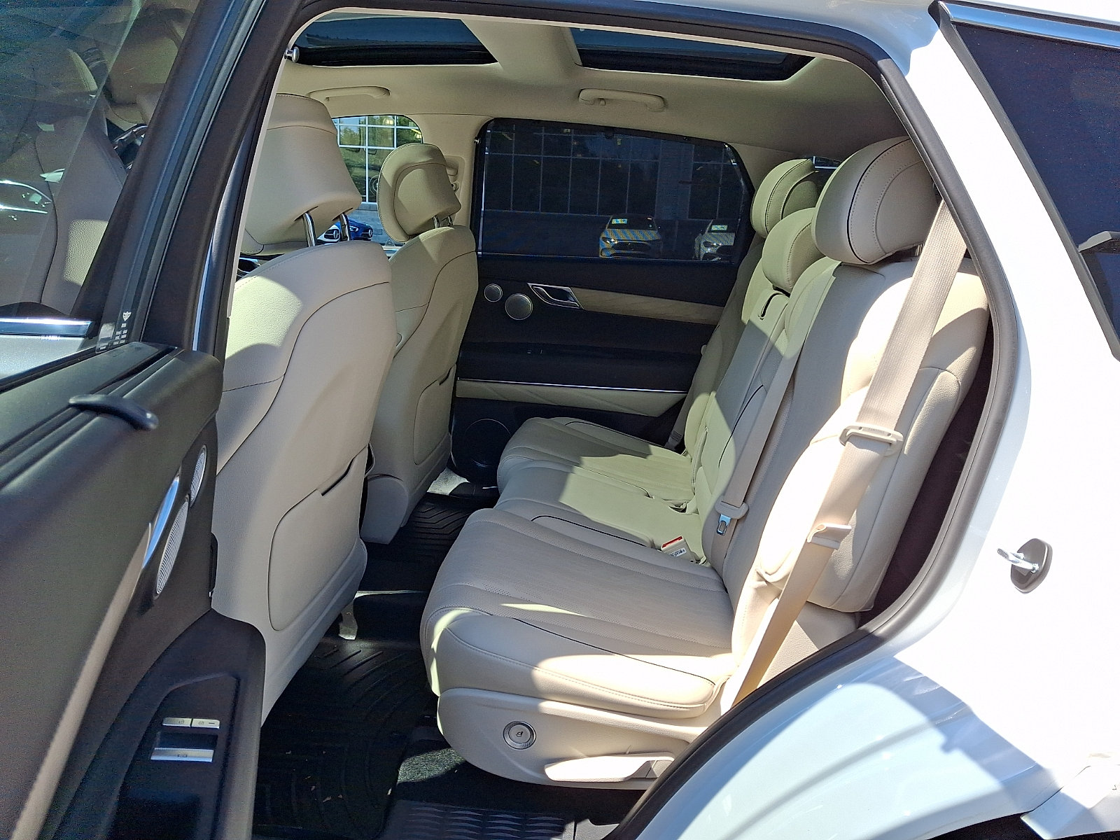 Used 2023 Genesis GV80 2.5T w/ Advanced Package AWD/4WD image 10