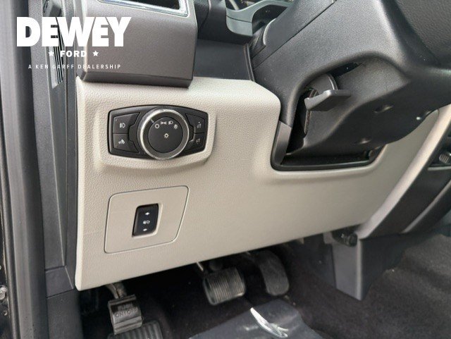 Used 2016 Ford F150 XLT w/ Equipment Group 302A Luxury AWD/4WD image 13