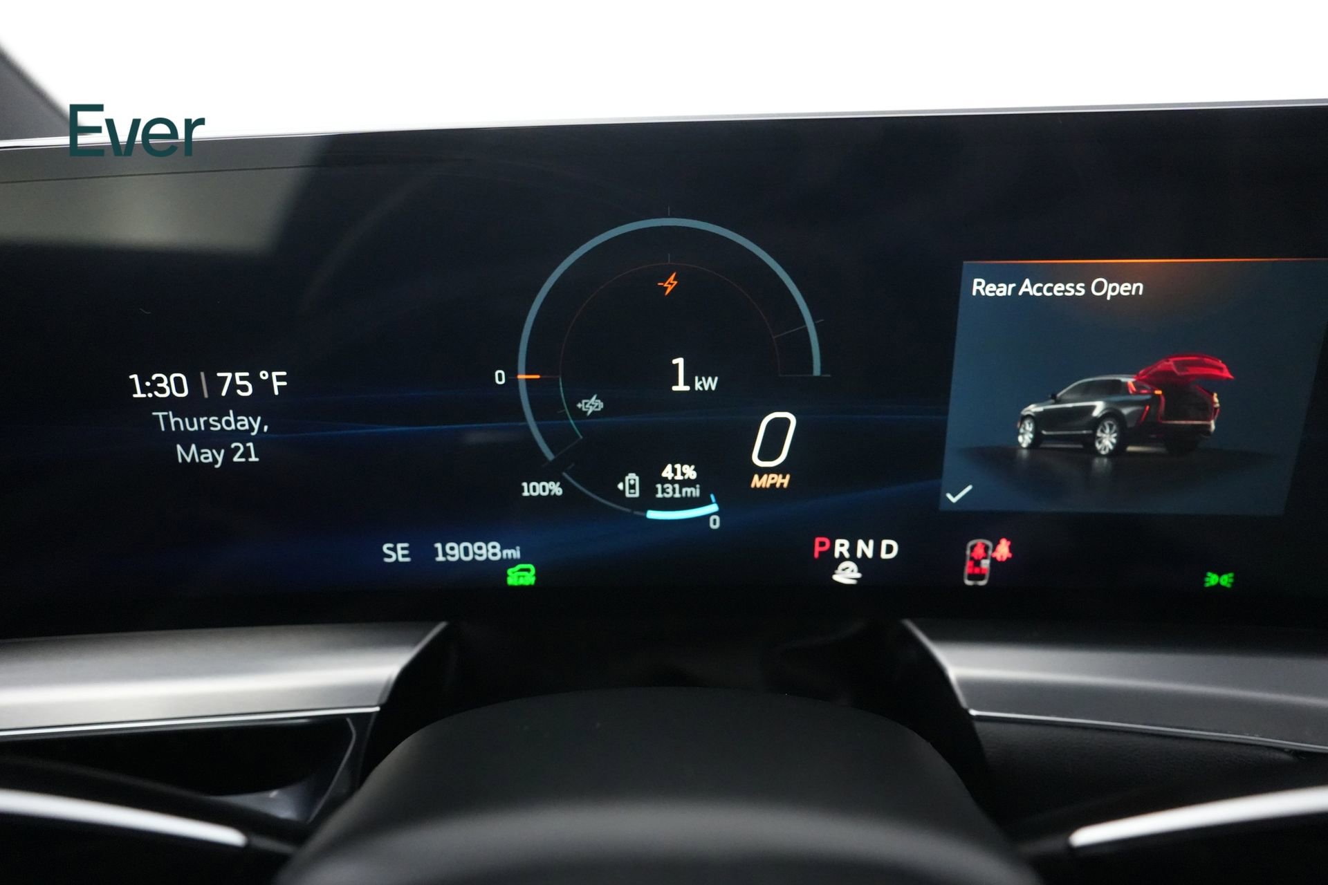 Used 2024 Cadillac Lyriq Luxury AWD/4WD image 7
