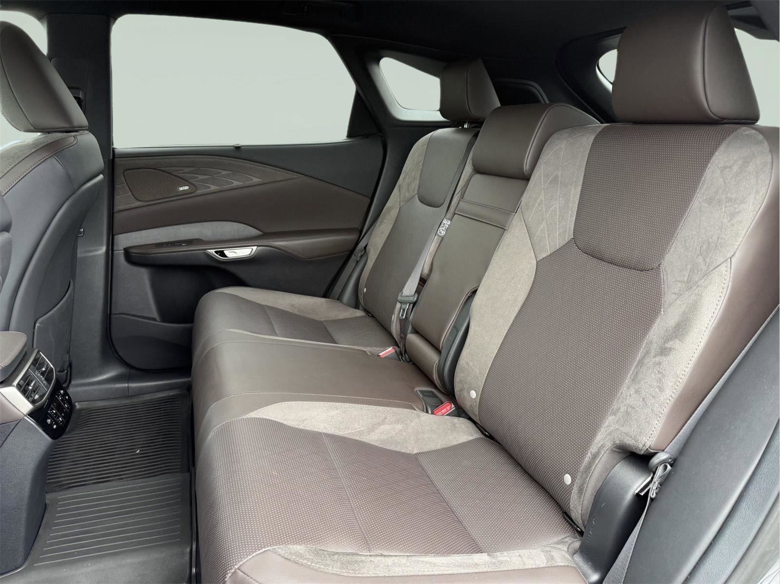 Certified 2025 Lexus RX 450h AWD w/ Convenience Package image 22