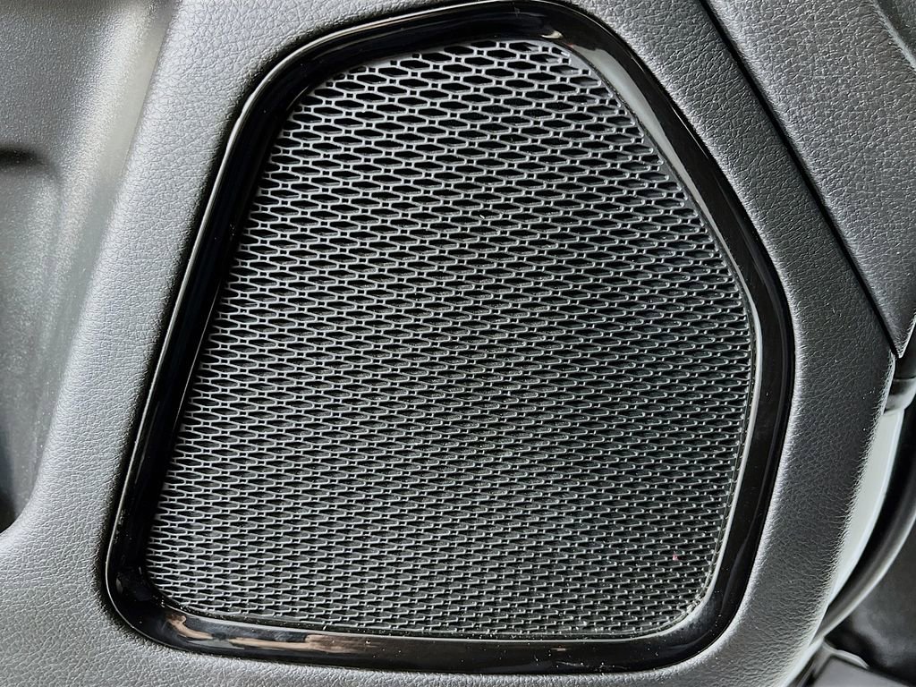 Used 2023 Jeep Compass Limited image 24