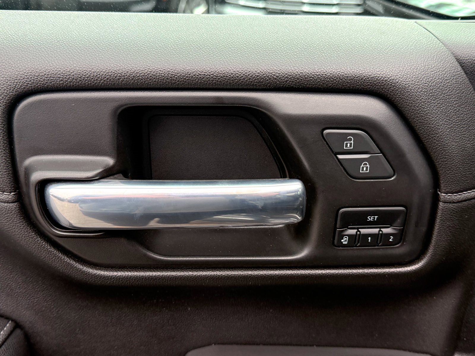 Certified 2021 Chevrolet Silverado 1500 LTZ image 17