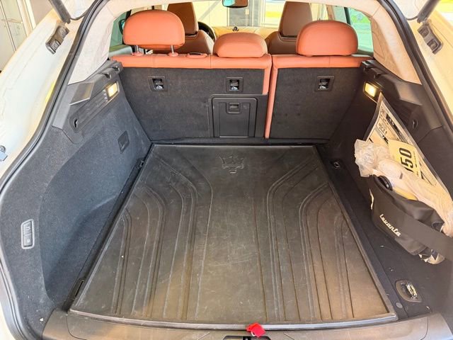 Used 2022 Maserati Levante Modena image 9